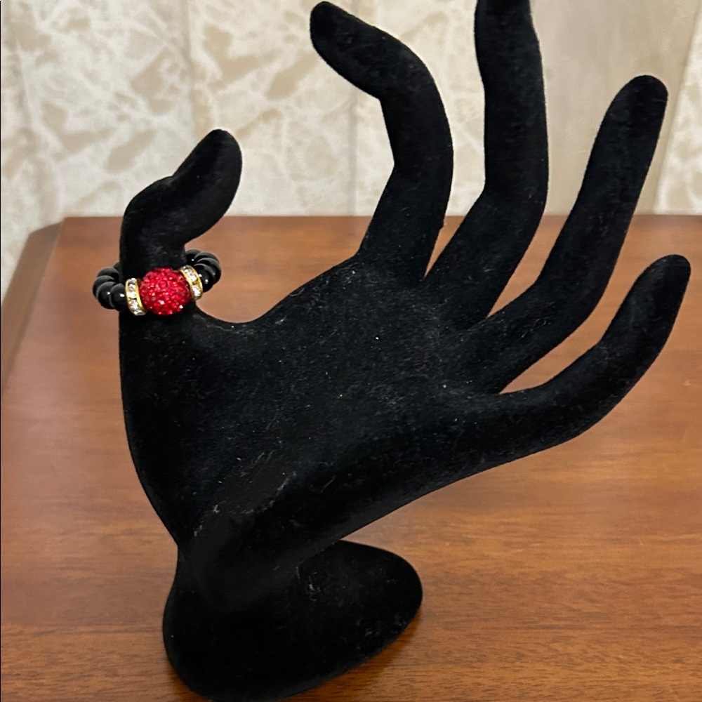 Elegant Black Beaded women’s Ring with Red Accent size 7~8 sparkle 6mm/10mm